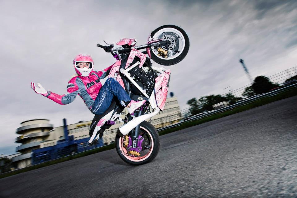mai-lin-pink-icon-wheelie