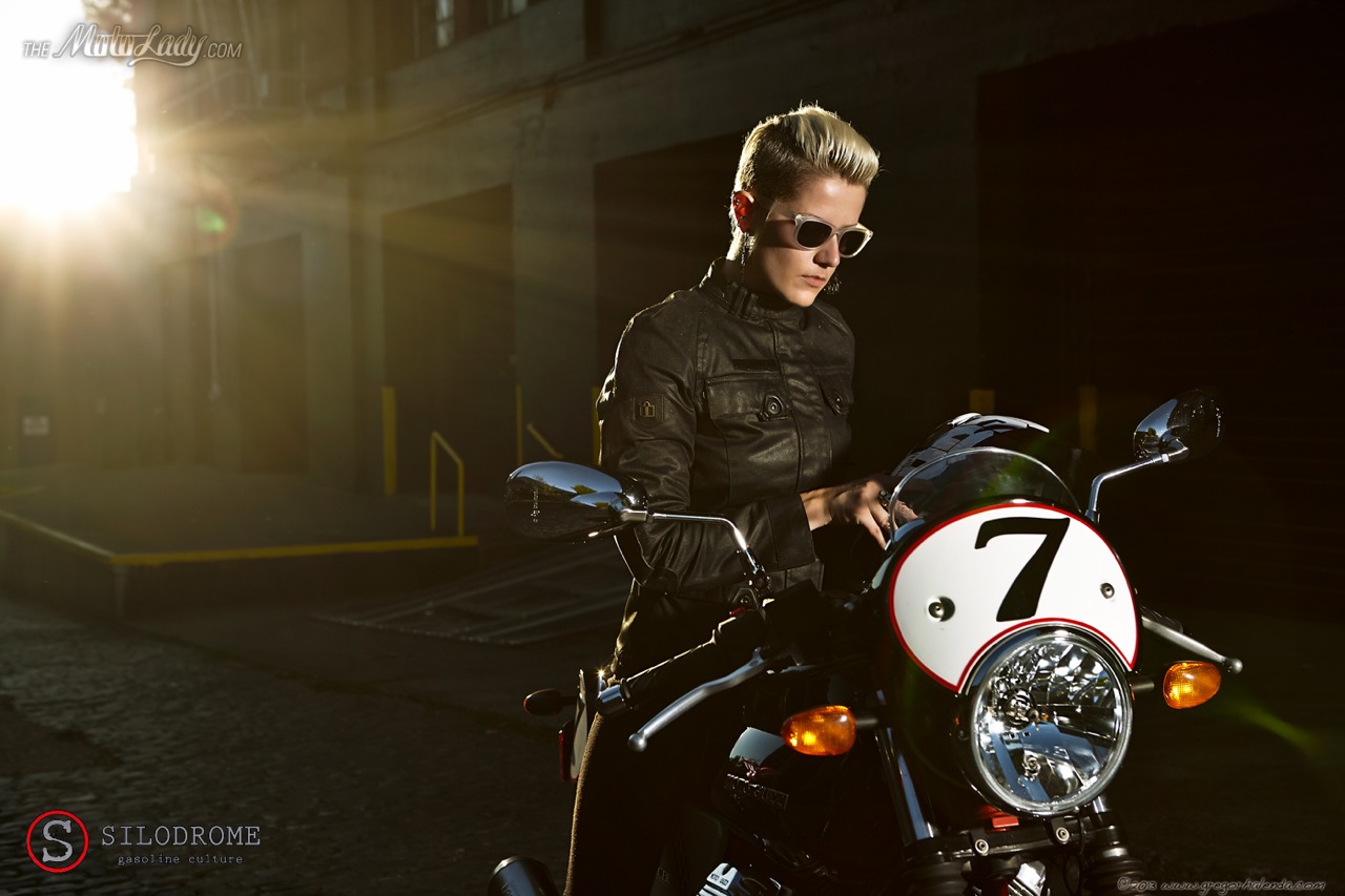 MotoLady - Silodrome Icon 1000 Akorp motorcycle jacket review, photo by Gregor Halenda